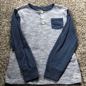 ⭐️Boys Oshkosh BGosh long sleeve top Sz 8⭐️